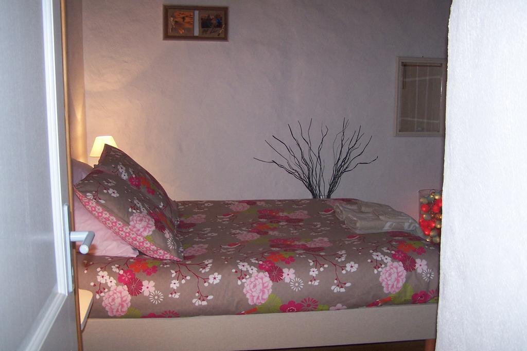 Salomony Chambre d'Hôtes Marcols-les-Eaux Chambre photo
