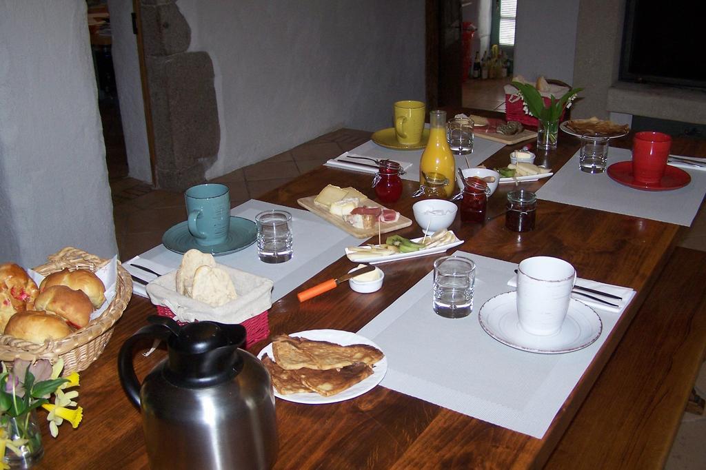 Salomony Chambre d'Hôtes Marcols-les-Eaux Extérieur photo