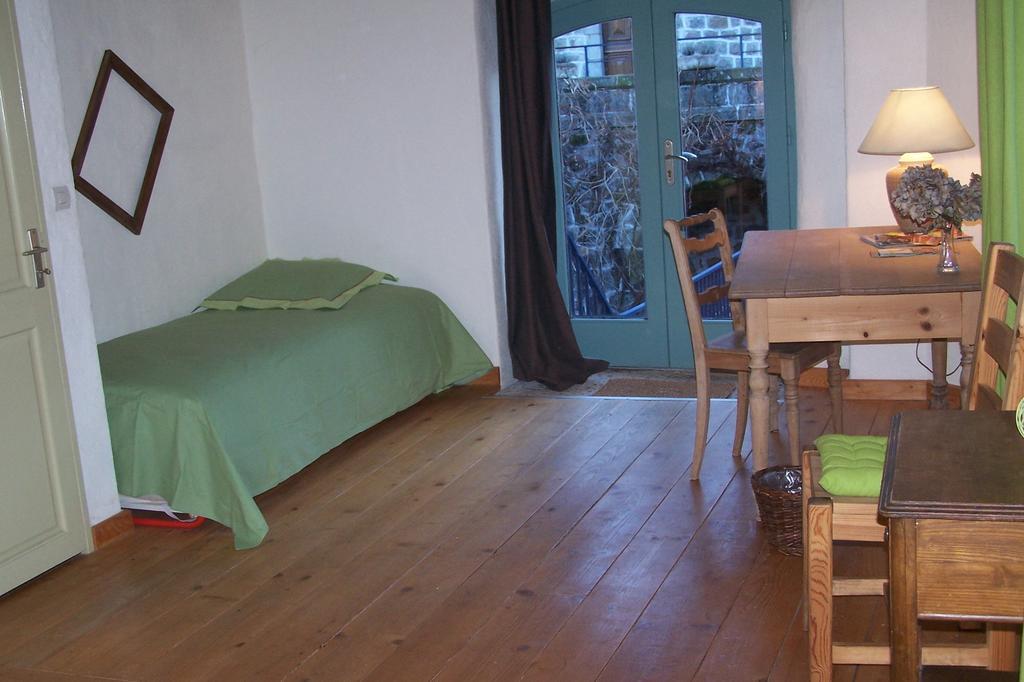 Salomony Chambre d'Hôtes Marcols-les-Eaux Extérieur photo