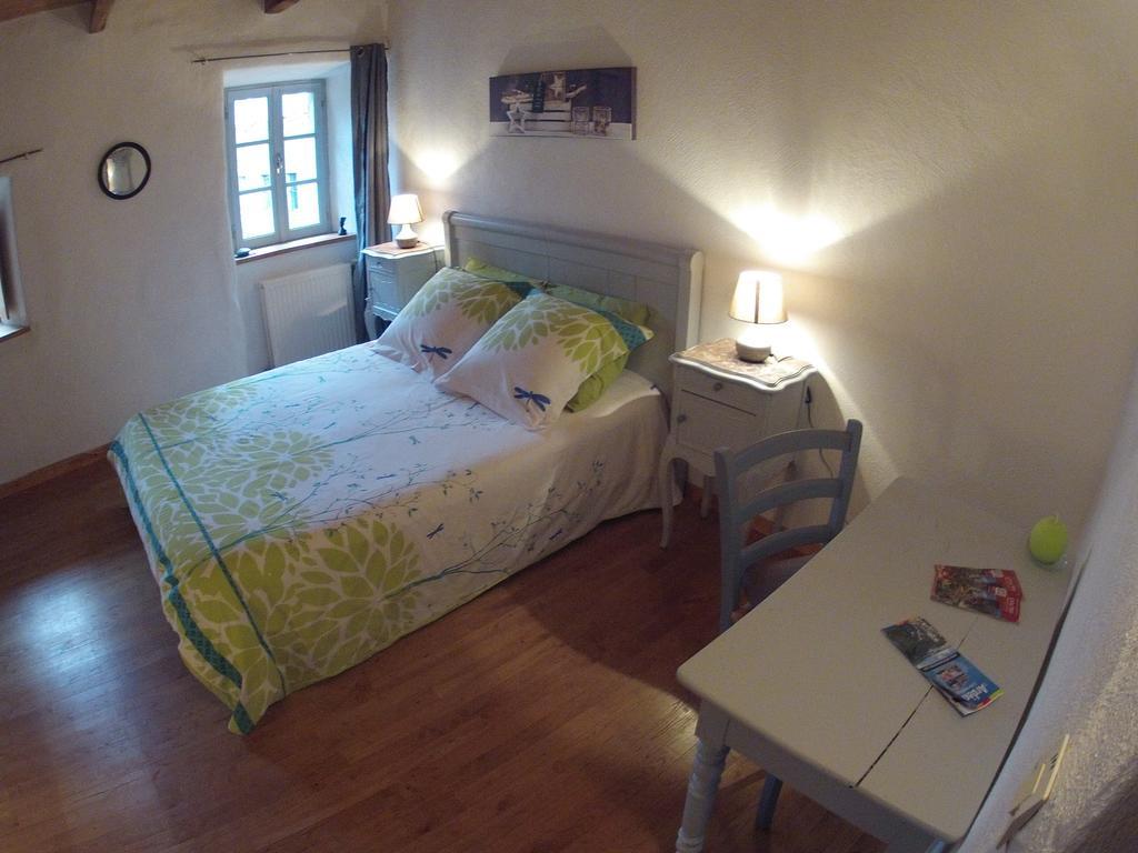 Salomony Chambre d'Hôtes Marcols-les-Eaux Chambre photo